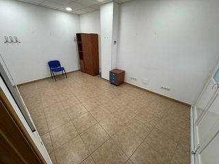 Local comercial en venta en Los Valles-San Vazquez-El Fuerte en Guadalajara