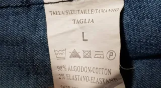 Cazadora vaquera corta con abalorios de cristal