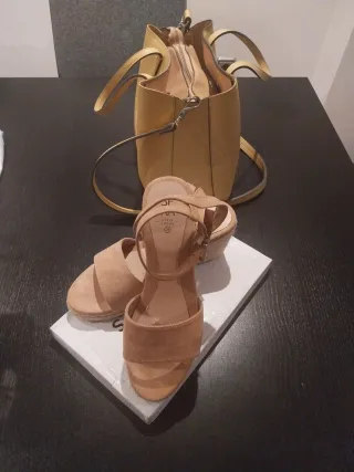 Bolso PARFOIS + Sandalias SFERA