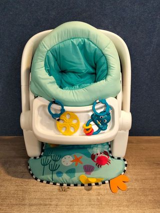 Baby Einstein, Asiento para el piso 2 en 1 Sea of Support, con bandeja desmontable y juguetes