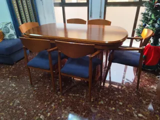 Mesa de comedor con 6 sillas