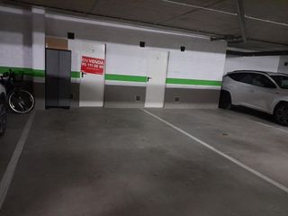 Garaje en venta en Joc de la Bola - Camps d'Esports - Ciutat Jardí - Montcada en Lleida