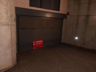 Garaje en venta en Joc de la Bola - Camps d'Esports - Ciutat Jardí - Montcada en Lleida