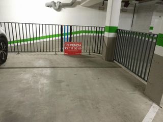 Garaje en venta en Joc de la Bola - Camps d'Esports - Ciutat Jardí - Montcada en Lleida