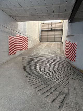 Garaje en alquiler en Eixample Sud – Migdia en Girona