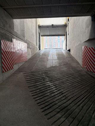 Garaje en alquiler en Eixample Sud – Migdia en Girona