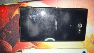 Tres Xperia, Z5, M2 e Z2