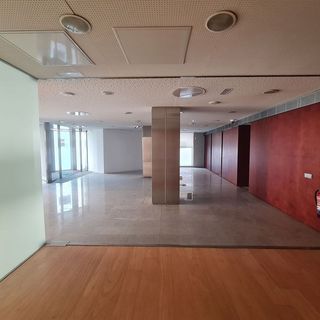 Local comercial en alquiler en La Torrassa en Hospitalet de Llobregat, L´