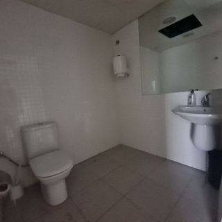 Local comercial en alquiler en La Torrassa en Hospitalet de Llobregat, L´