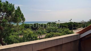 Casa pareada en alquiler en La Pineda en Castelldefels