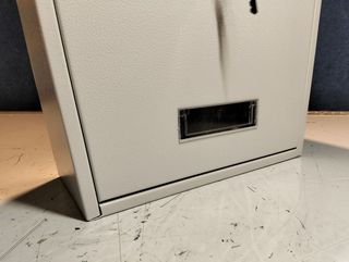 Buzón Exterior BTV Cortijo de Acero 37×36×13 cm – Blanco