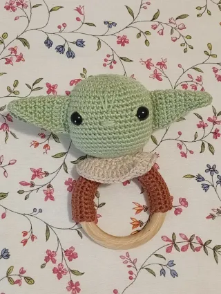 Sonajero Bebé Yoda Tejido