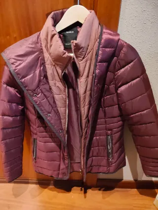 Chaqueta C&A plumífera morada