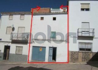 Casa adosada en venta en Huelma