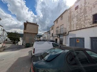 Casa adosada en venta en Huelma