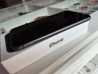 Apple iPhone 11 64GB Black Seminuevo
