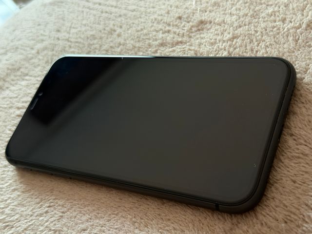 Apple iPhone 11 64GB Black Seminuevo