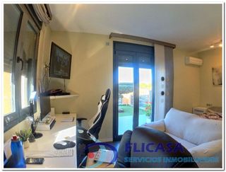 Chalet en venta en Zona Piscinas en Burriana