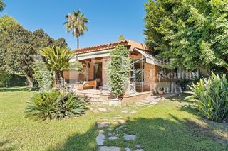 Chalet en venta en Peña de las Águilas en Elche