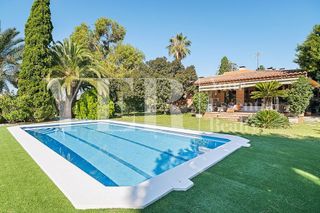 Chalet en venta en Peña de las Águilas en Elche