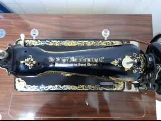 Máquina de coser Singer antigua