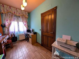 Chalet en venta en Linares