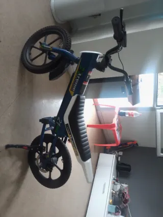 Moto Eléctrica Infantil Treme Azul/Blanco