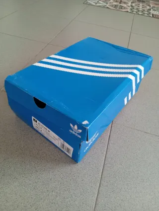 Zapatillas Adi Marrones y Beige