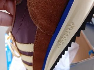 Zapatillas Adi Marrones y Beige