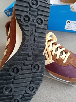 Zapatillas Adi Marrones y Beige