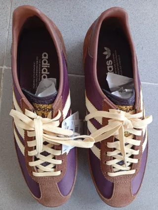 Zapatillas Adi Marrones y Beige