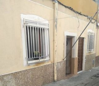 Casa adosada en venta en La Chanca - Pescadería en Almería
