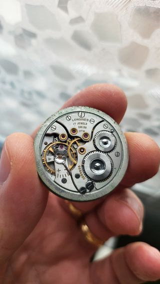 Longines a cuerda, movimiento y esfera
