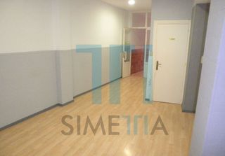 Local comercial en alquiler en Llerena