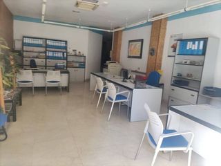 Local comercial en alquiler en Centro en Almería