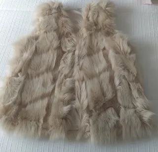 Chaleco de piel beige