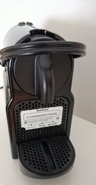 Cafetera Nespresso Negra Inissia