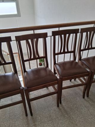 Sedie in pelle e legno marrone