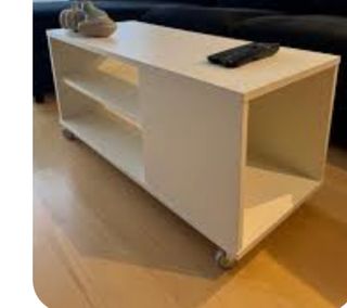 Mesa auxiliar/centro/TV,con ruedas.