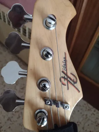 Clavijeros Bajo Harley Benton