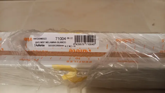 12 Esquineros pared 30x30x2,60mt adh rufete mdf