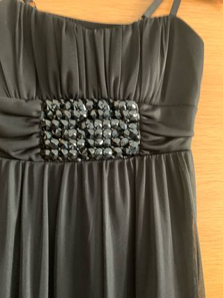 Vestido de fiesta negro con pedrería