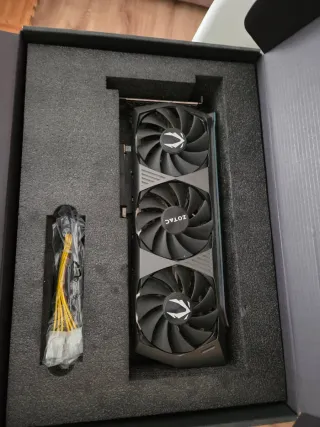 Tarjeta Gráfica RTX 3080 Zotac AMP Holoblack