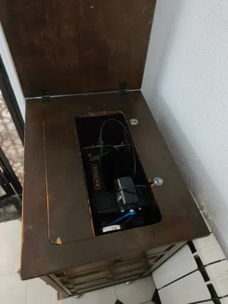 Máquina de coser Wertheim motorizada