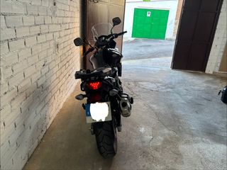 Suzuki V-Strom 650 Negra