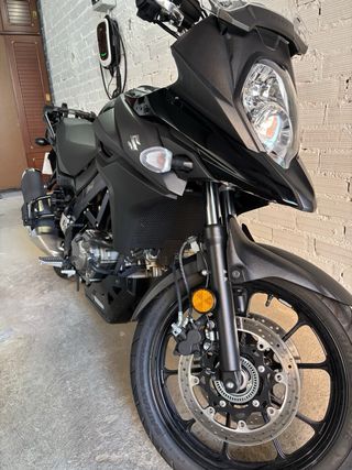 Suzuki V-Strom 650 Negra