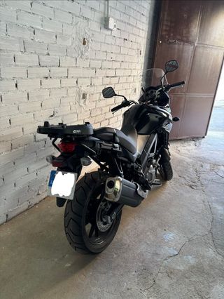 Suzuki V-Strom 650 Negra