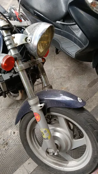 Moto Kymco Venox 250