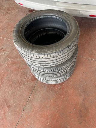 4 Neumáticos Goldline y Delinte d52- 225/55z/r17