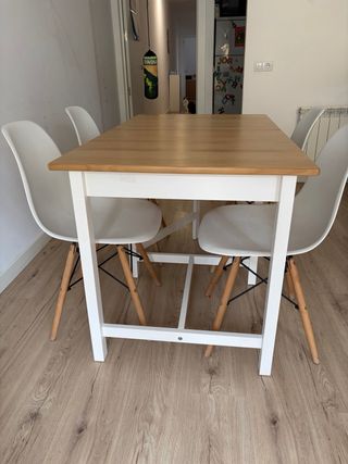 Mesa Comedor Extensible + 4 Sillas